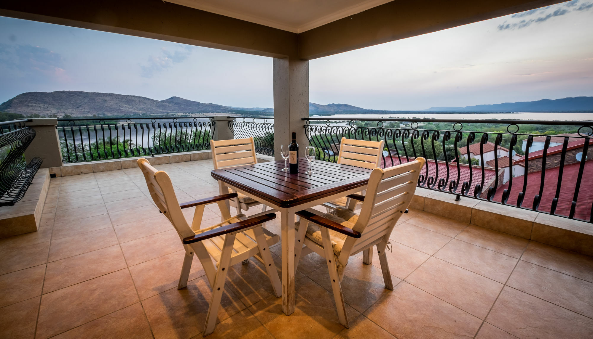Château La Mer Exclusive Guesthouse Hartbeespoort Eksteriør bilde